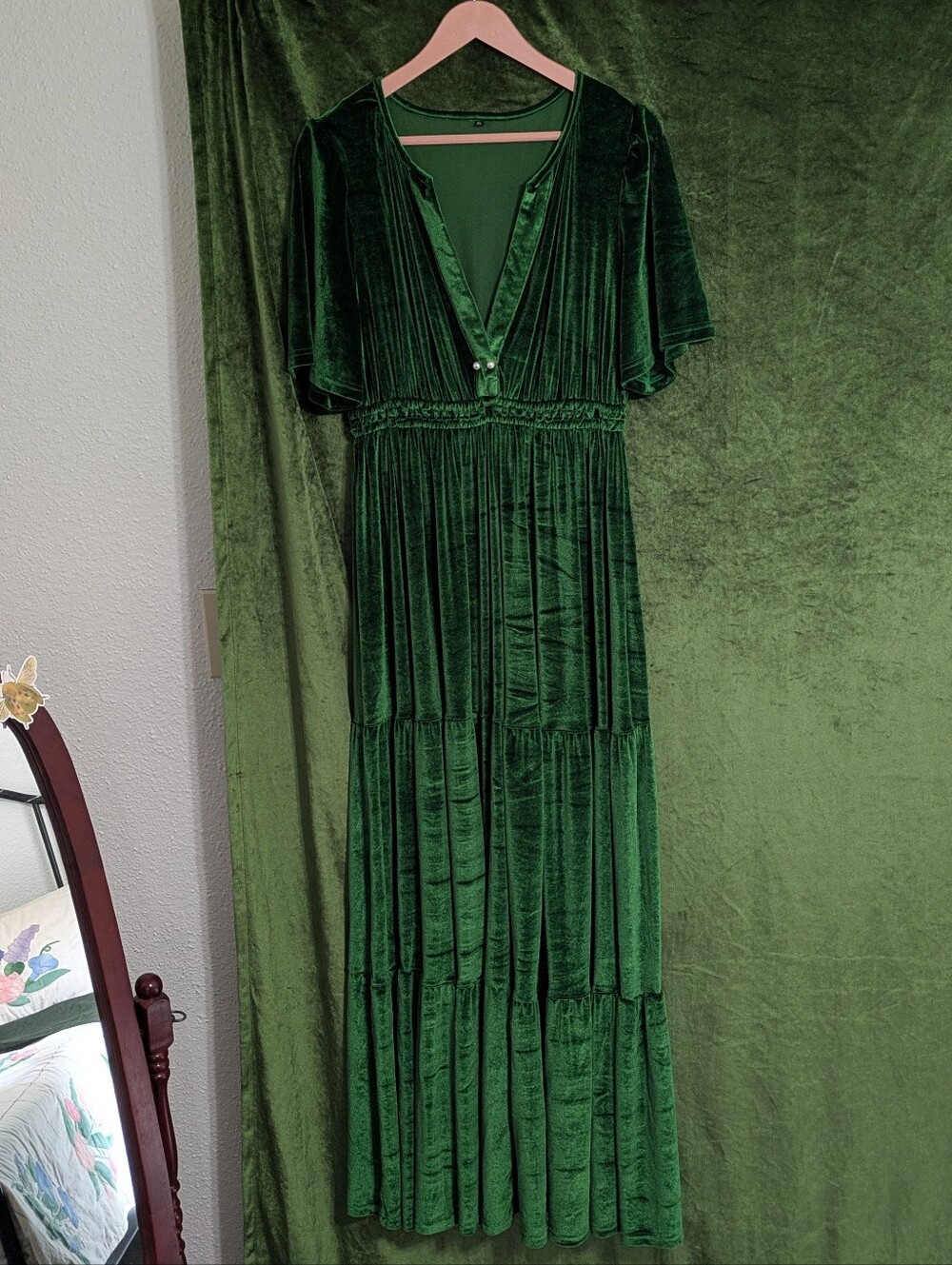Gorgeous Emerald Green Velvet Dress